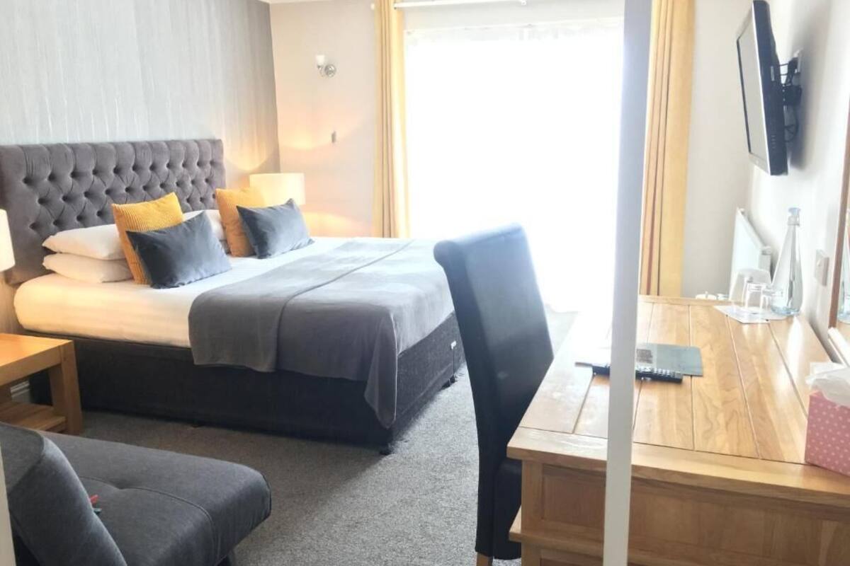 Superior Suite, Patio, Pool View