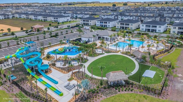 Pool - Family townhouse w/ pool & water park access (Davenport)