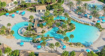 Spacious townhouse w/ pool & gym