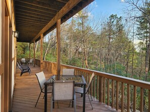 Outdoor dining - Game Room+Dog Friendly+Pool Access+close to downtown (Helen)