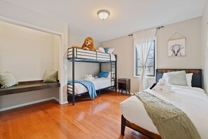 Room - Indoor Pool Retreat • 5 Min to Zoo • Near Golf (Powell)