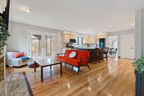 Living area - Indoor Pool Retreat • 5 Min to Zoo • Near Golf (Powell)