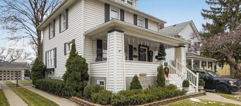 Wyandotte Gem - Sleeps 5 - Close to Water + Dining