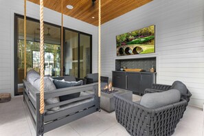 Terrace/patio - Masters Week Reynolds Lake Oconee Luxury Lake Property in Richland Point Pool&HT (Greensboro)