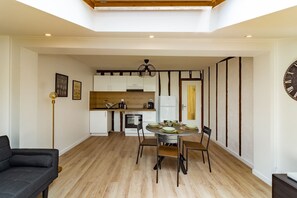 Living area - Charming duplex - Centre Place de Verdun (Castelnaudary)