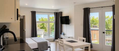 Blackout drapes, soundproofing, free WiFi, bed sheets