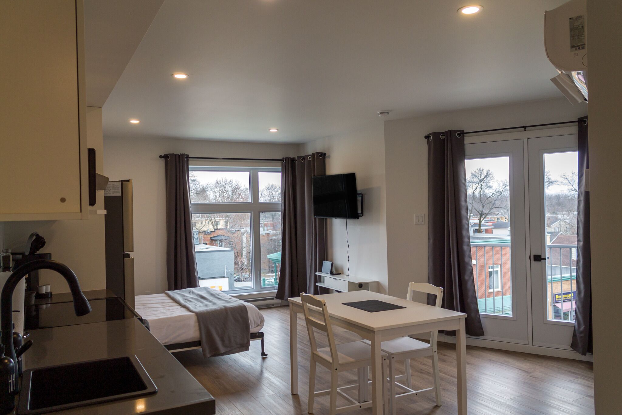 Classic Studio, Balcony