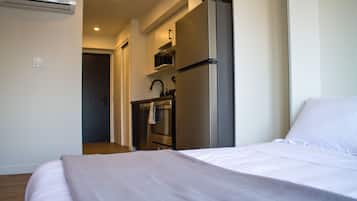 Blackout drapes, soundproofing, free WiFi, bed sheets