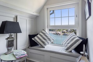 Interior - Bell Cottage (Dartmouth)