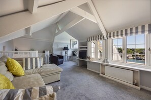 Living area - Bell Cottage (Dartmouth)