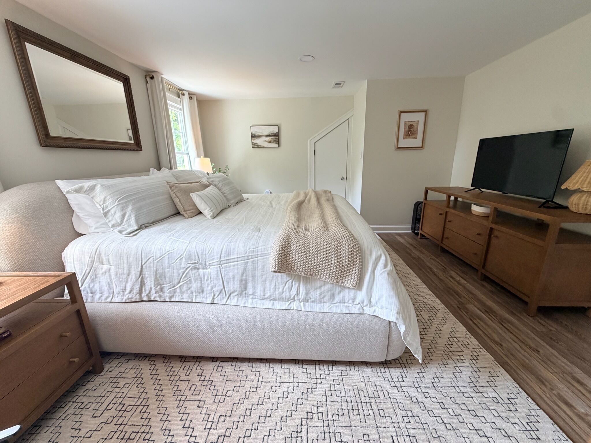 5 chambres, fer et planche à repasser, Wi-Fi, draps fournis
