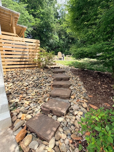 Charming Clemson Retreat Near Campus, The Walker Course, & Lake Hartwell