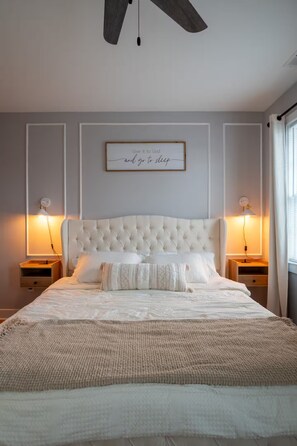 3 bedrooms, iron/ironing board, WiFi, bed sheets - Spacious Carver Stay King Suite  Parking VCU (Richmond)