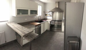 Private kitchen - Vrbo Property (Capbreton)