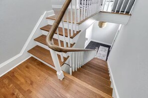 Interior - Walk to Allianz Urban Oasis in Oregon Hill (Richmond)
