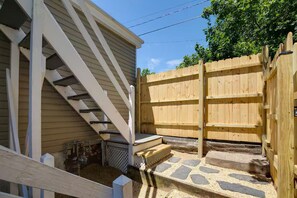 Property grounds - Walk to Allianz Urban Oasis in Oregon Hill (Richmond)