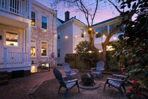 Terrace/patio - Walk to Carytown & VMFA Restored Historic Home (Richmond)