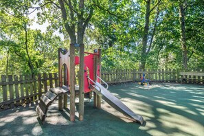 Aire de jeu extérieure pour enfants