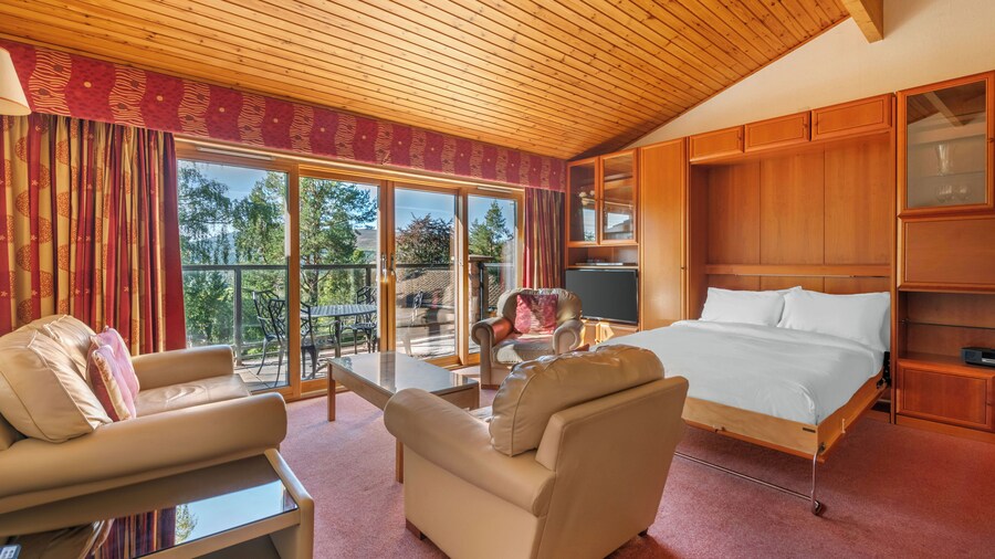 The Lodges At Craigendarroch Country Club