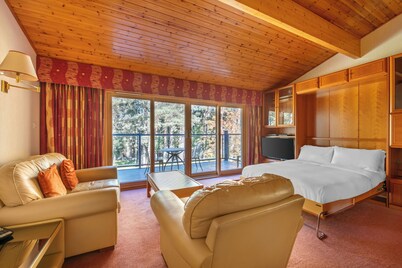 The Lodges At Craigendarroch Country Club