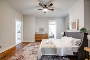 2 bedrooms, iron/ironing board, WiFi, bed sheets - Walk to VCU & Allianz Amphitheater  Cozy & Clean (Richmond)