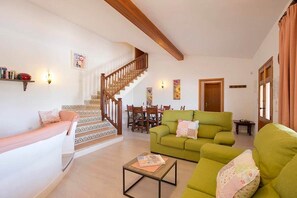 TV - Villa Roqueta (Pollença)
