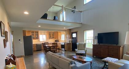 2BR 2BAâCharming New Buildâ150 Acresâ8 Minutes to AlpenaâGolf & River Next Door