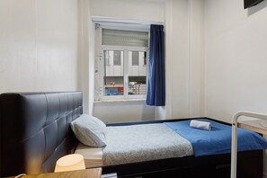 1 bedroom, WiFi, bed sheets - Compact Studio with Private Bathroom - Amoreiras Lisbon' with Wi-Fi (Lisboa)