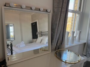 10 bedrooms, iron/ironing board, WiFi, bed sheets