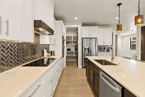 Townhome, 3 Bedrooms | Private kitchen - Horseman's Hideout 3 Bedroom Townhouse (Hurricane)