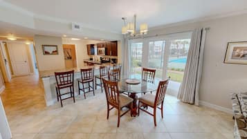 Condo, 3 Bedrooms | Dining