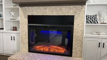 House, 5 Bedrooms | Interior