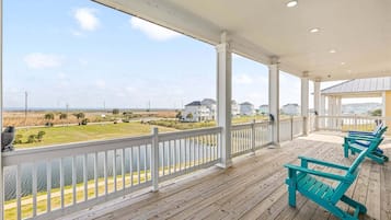 House, 5 Bedrooms | Property grounds