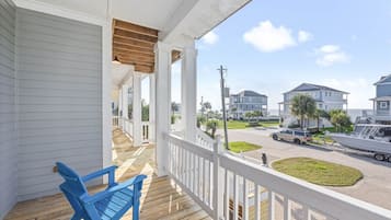 House, 5 Bedrooms | Property grounds