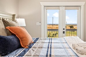 House, 5 Bedrooms | 5 bedrooms, laptop workspace, iron/ironing board, free WiFi - Blu Pearl 5 Bedroom Home (Galveston)