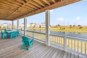 House, 5 Bedrooms | Outdoor dining - Blu Pearl 5 Bedroom Home (Galveston)