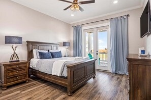 House, 5 Bedrooms - Blu Pearl 5 Bedroom Home (Galveston)