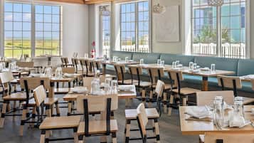 House, 5 Bedrooms | Dining