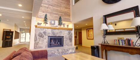 Condo, 1 Bedroom | Living area