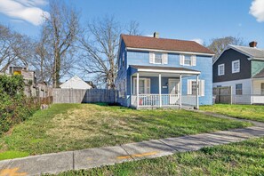 Exterior - Cozy Cradock Charm Your Portsmouth Home Base 4 Bedroom Home (Portsmouth)