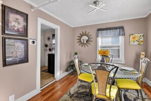 Dining - Cozy Cradock Charm Your Portsmouth Home Base 4 Bedroom Home (Portsmouth)