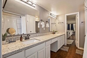 Apartment, 3 Bedrooms | Bathroom | Towels, shampoo - The Mensing Loft 3 Bedroom Home (Galveston)