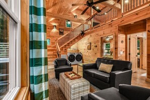 Interior - Shamrock Valley 1 Bedroom Cabin (Sevierville)