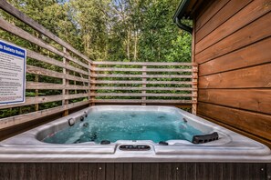 Cabin, 1 Bedroom | Outdoor spa tub - Shamrock Valley 1 Bedroom Cabin (Sevierville)