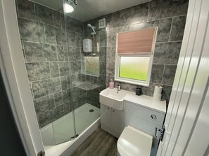 Shower - Chalet 57 (Great Yarmouth)