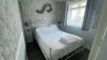 2 habitaciones, decoración personalizada y muebles diferentes