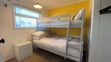 2 habitaciones, decoración personalizada y muebles diferentes