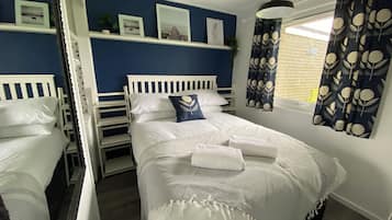 2 bedrooms, individually decorated, individually furnished, free WiFi