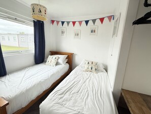 2 bedrooms, individually decorated, individually furnished, free WiFi - 300 California Sands (Great Yarmouth)