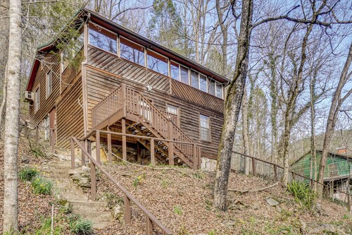 Private Hot Tub! Hillside Smokies Base Camp